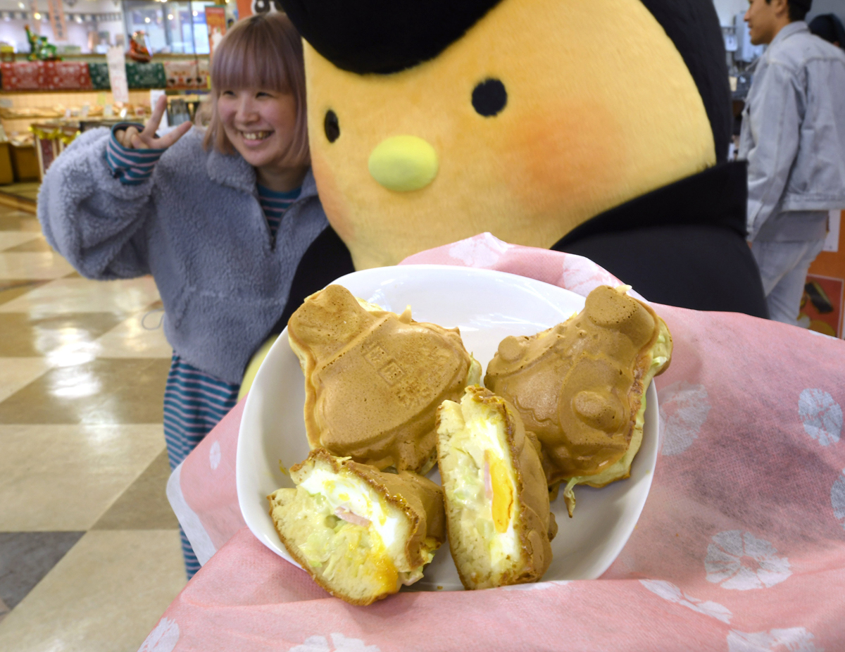 シャモ番長ハムエッグ〉ボリューム満点の“硬派”―ほっこり味めぐり(1