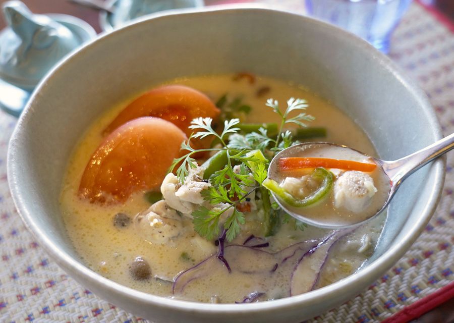 スパイスと酸味が絶妙に合わさったトムカーガイ