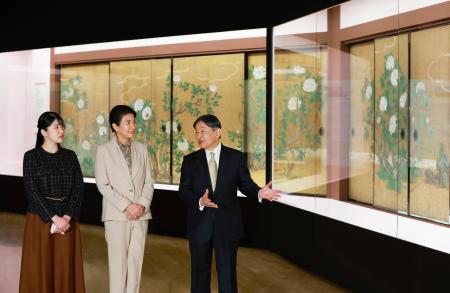 天皇ご一家、大覚寺展鑑賞 東京・上野 | 高知新聞