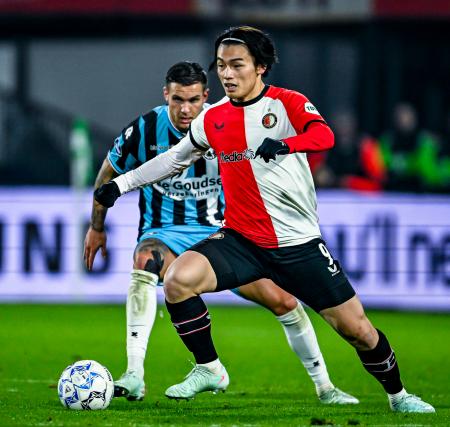 新品：フェイエノールト ドリルトップ 1/4ジップ長袖キッズ146cm上田綺