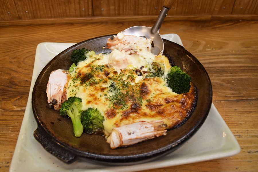 特製のマヨネーズソースにエビが3匹入った「海老マヨネーズ焼」