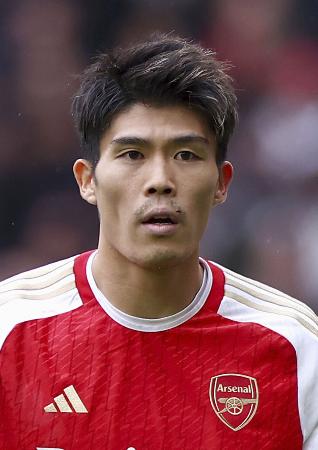 アーセナル冨安が右膝手術 今季は公式戦出場1試合 | 高知新聞