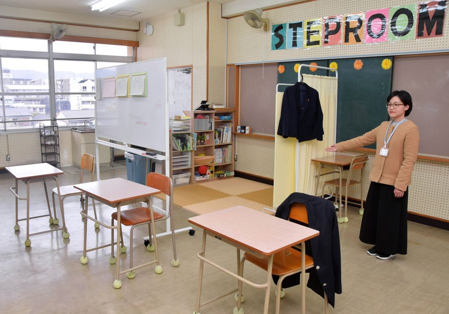 潮江中の校内サポートルーム。クラスに入りづらい生徒の居場所になっている(高知市塩屋崎町1丁目)