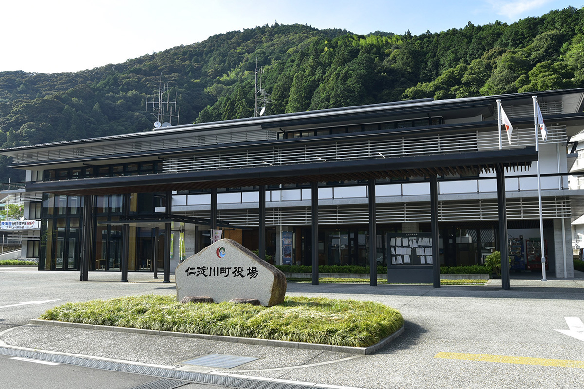 当初予算3．8％増74億円 安居渓谷線復旧に3億円 仁淀川