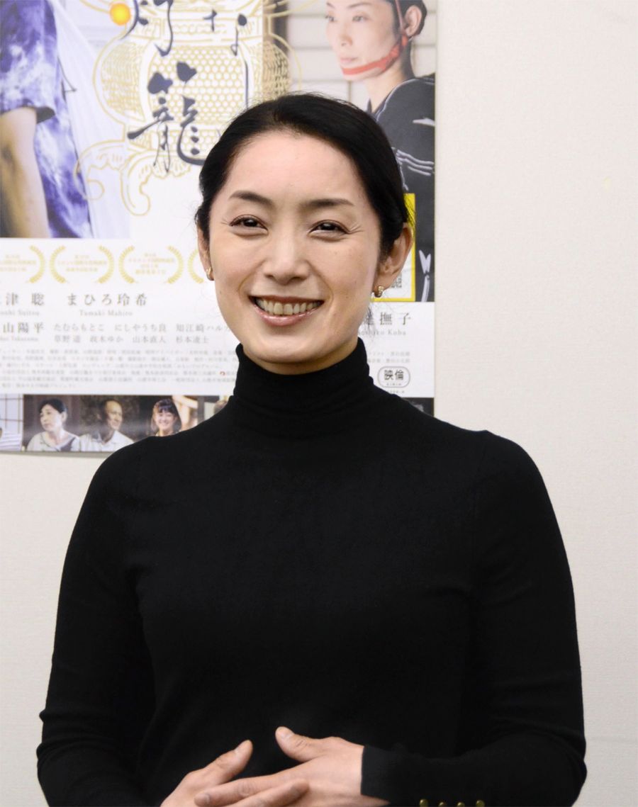 「(骨なし灯籠は)これまでの代表作になった」と話すまひろ玲希(高知新聞東京支社=村上和陽撮影)