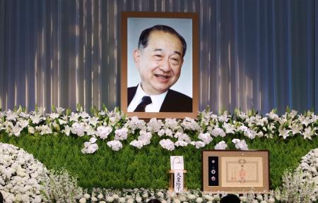 須田寛さんしのび、859人参列 国鉄分割後のJR東海初代社長 | 高知新聞