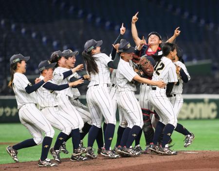 女子野球の絶対女王・神戸弘陵が切り拓く新時代　「常勝」の裏に隠された育成改革と泥臭い挑戦
