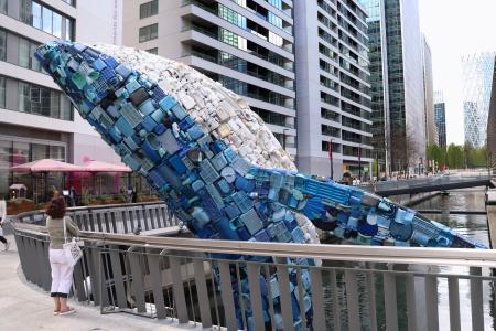 東北漁港のかご、英オブジェに 震災で流れたか、出展者謝罪 | 高知新聞