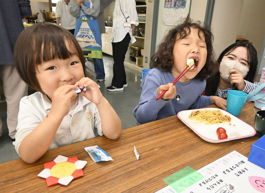 ５年ぶりに再開した「こども食堂こうち」（高知市中万々）