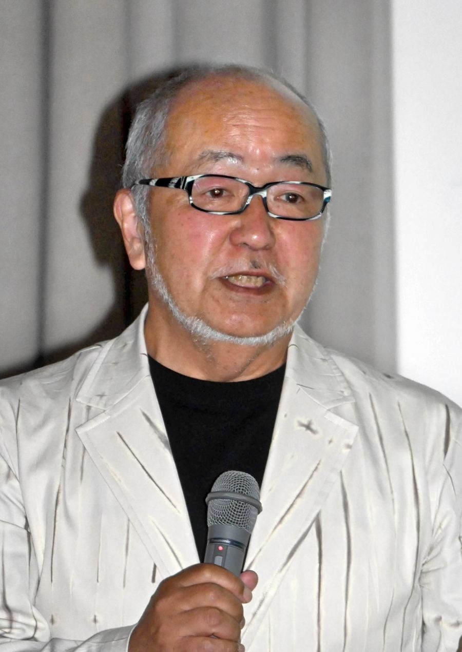 設計の裏側を語る古谷誠章さん。「やなせ先生はすごく喜んで、ミュージアムマンっていうキャラクターも作ってくれました」（高知市桟橋通２丁目の高知工業高校）