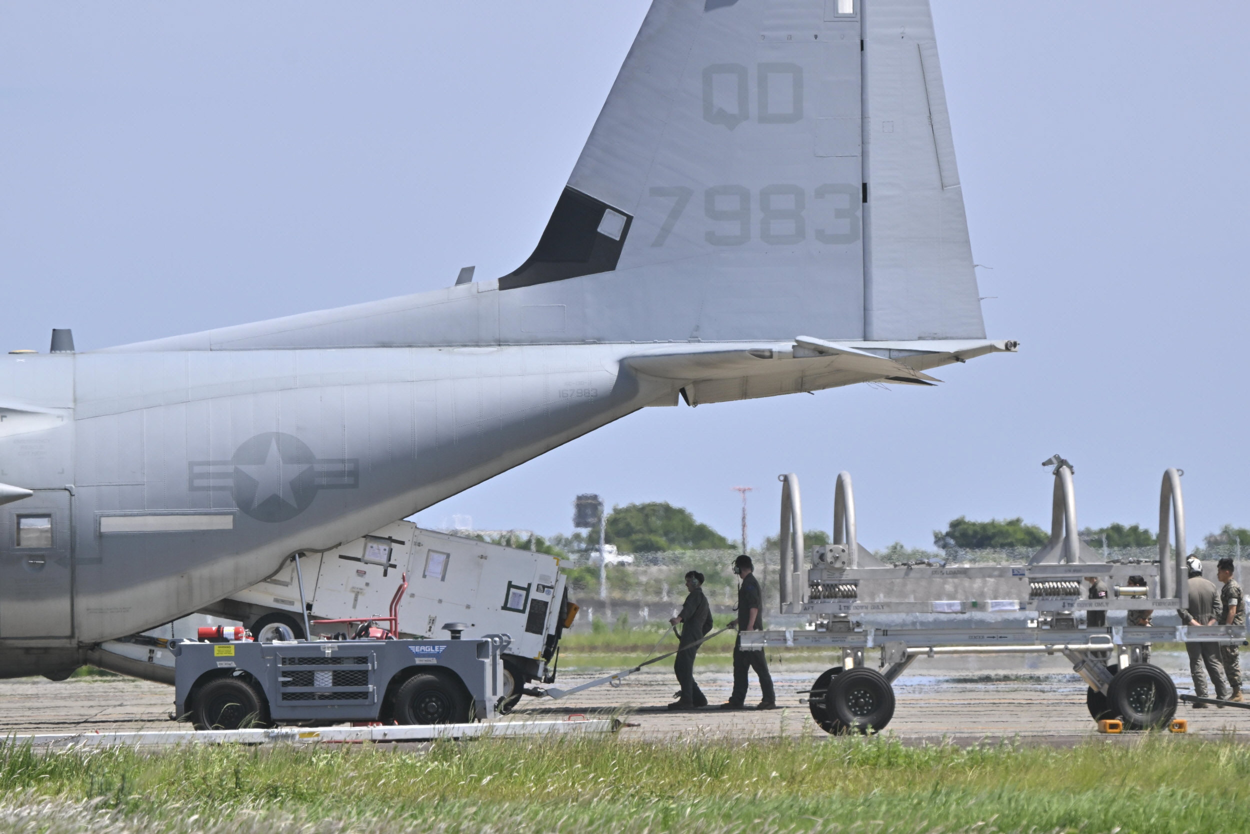 米軍の撤去作業、高知龍馬空港で続く | 高知新聞