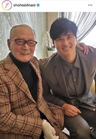 大谷選手、長嶋さんとの写真投稿 「心よりご冥福をお祈り」 | 高知新聞