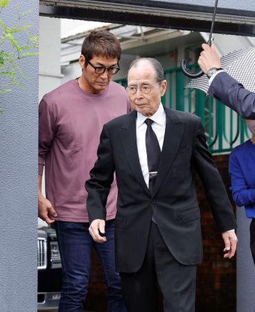 ミスター、無言の帰宅 盟友・王さん弔問 | 高知新聞