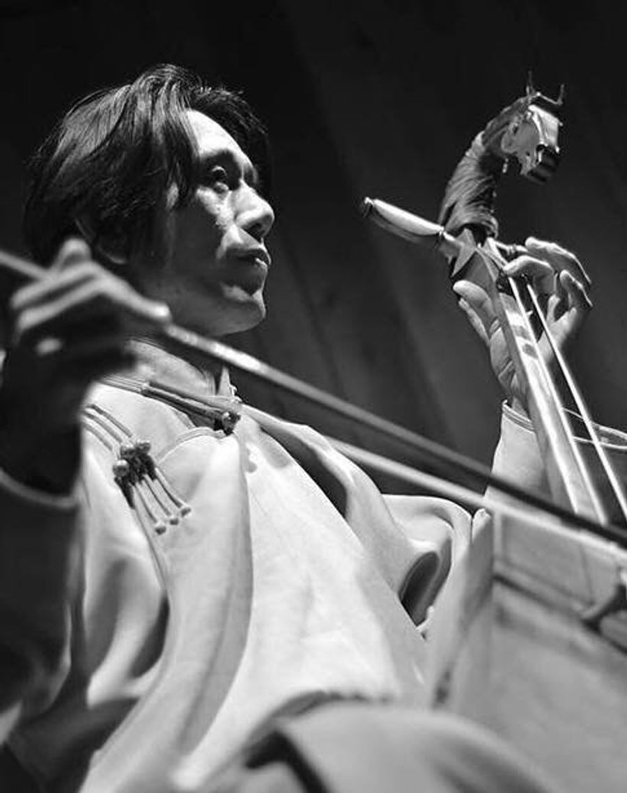 ホーミー・馬頭琴奏者、岡林立哉