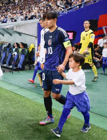 キャプテン」久保、君臨 10番を背負い3点に絡む | 高知新聞