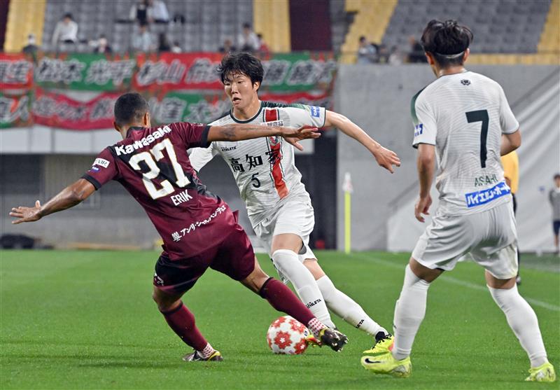 知のサッカー 高知ユナイテッド、ヴィッセル神戸に完敗1―4 サッカー天皇杯 | 高知新聞