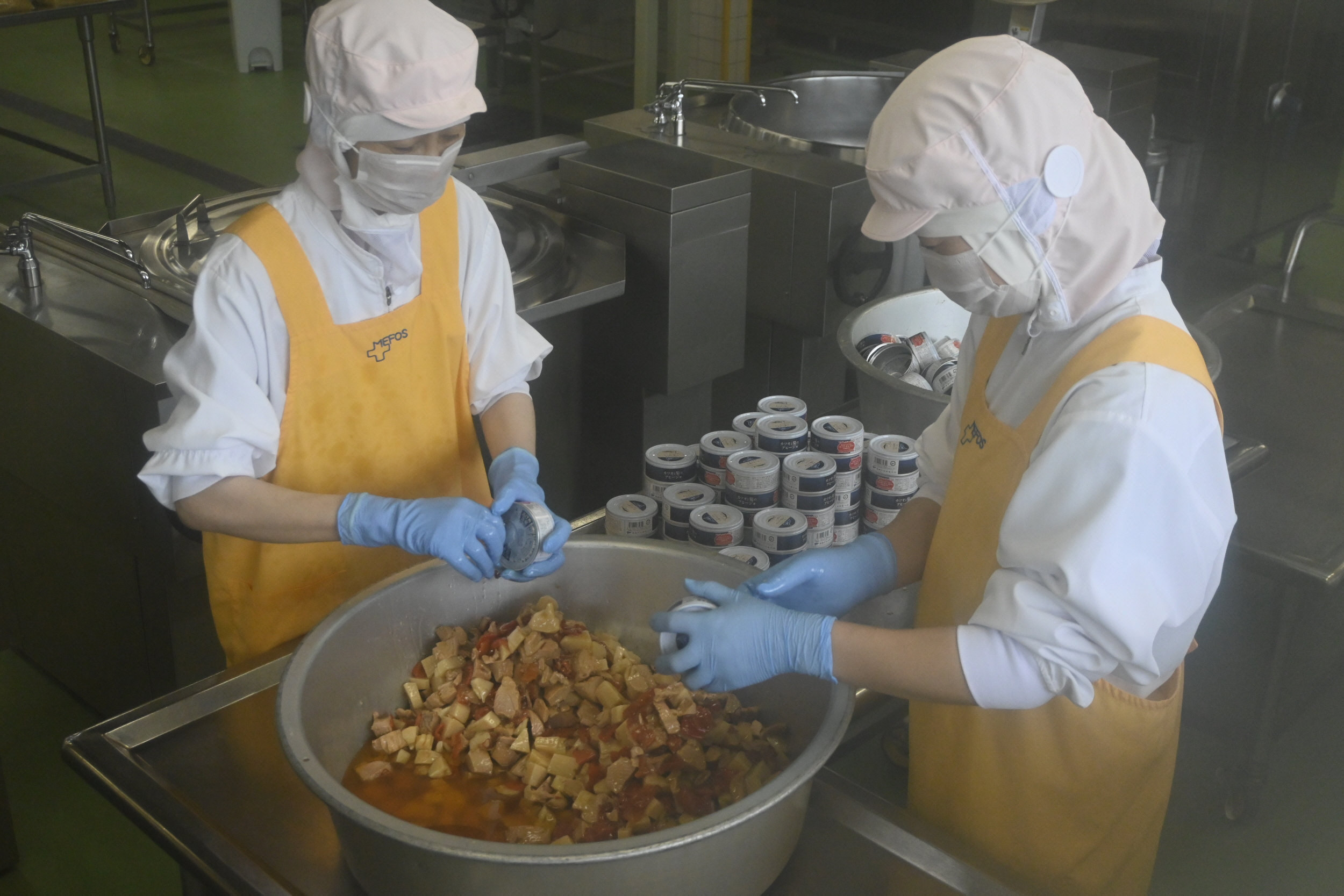カツオやタケノコ町で作った「缶詰給食」小中学生が食べる2つの