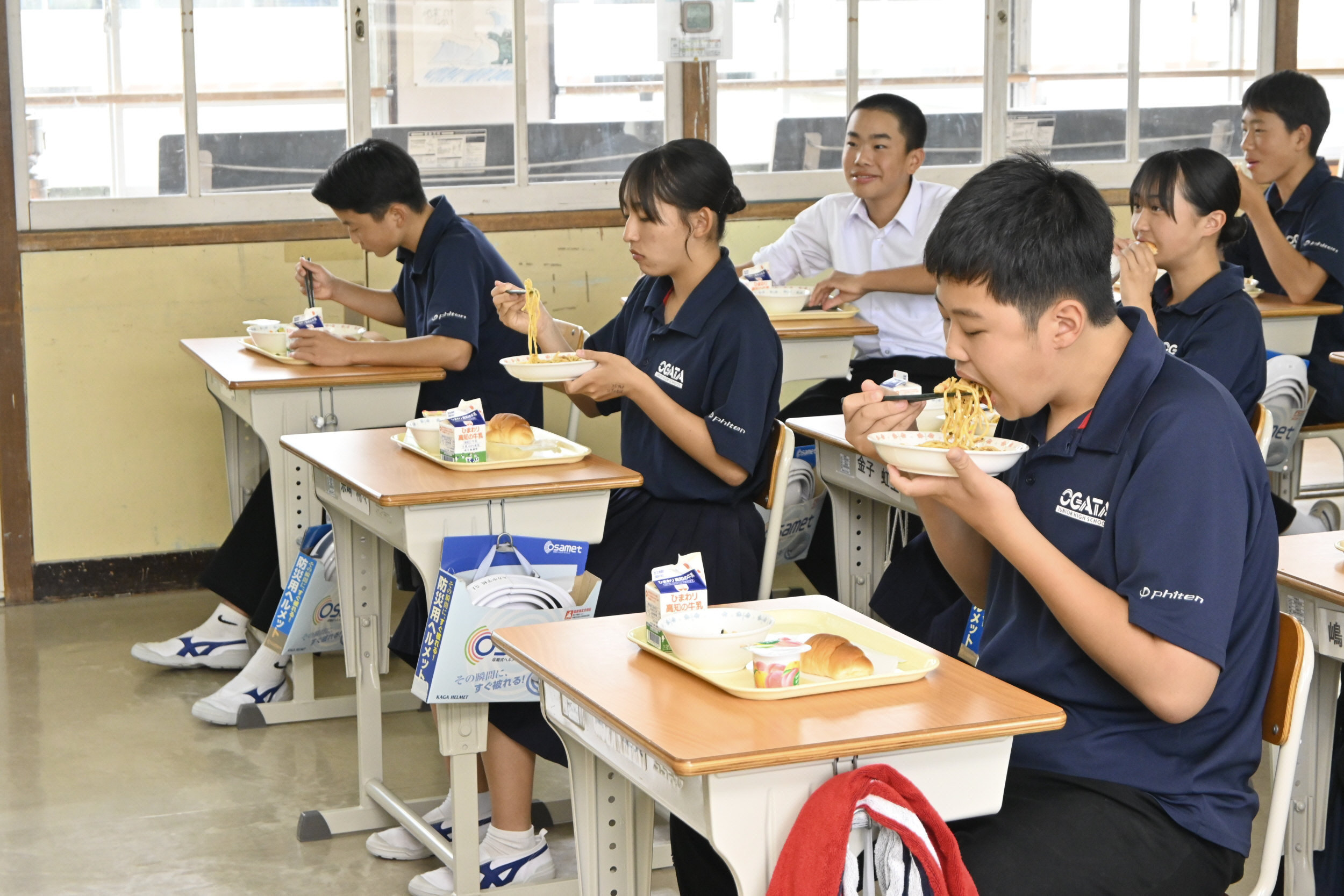 カツオやタケノコ町で作った「缶詰給食」小中学生が食べる2つの
