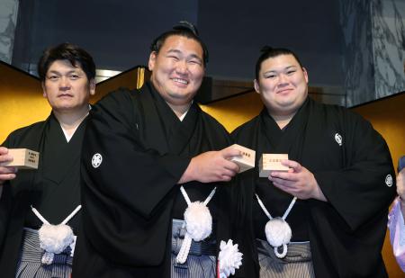豊昇龍「毎日成長する」と心境 横綱昇進披露に1100人 | 高知新聞