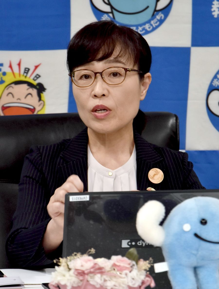 教員の未配置状況を説明する今城純子教育長（高知県庁西庁舎）