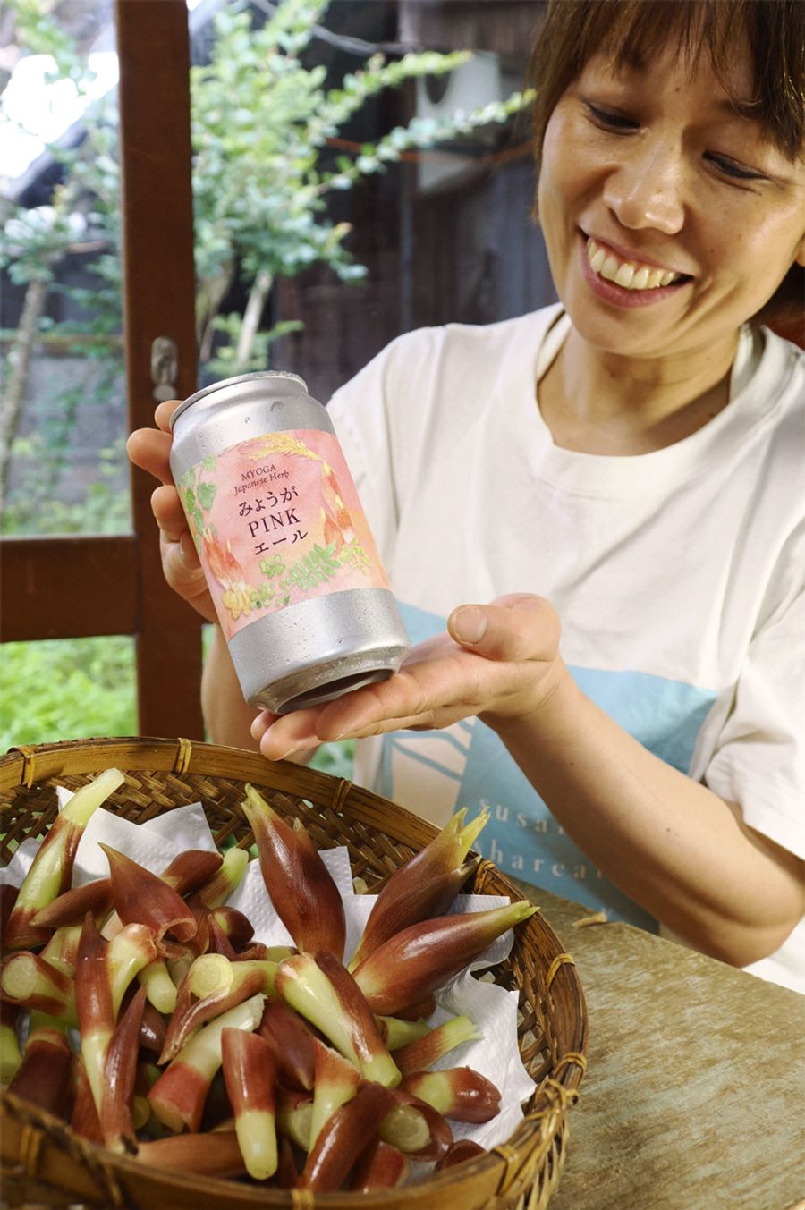 須崎産ミョウガの茎を使ったクラフトビールの新作「みょうがＰＩＮＫエール」（須崎市中町１丁目）