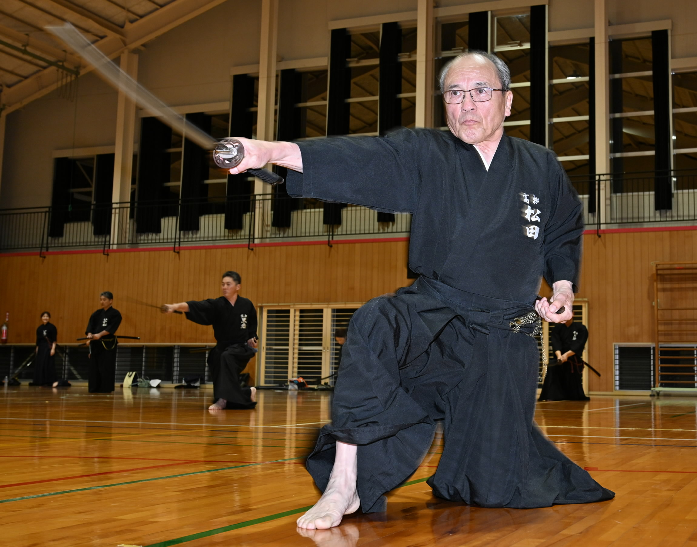 動画】研ぎ澄まされ〝見えた〟ものは高知の79歳剣士、居合道の