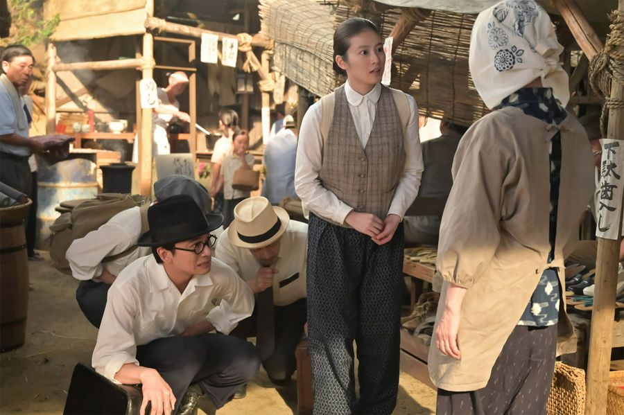 「あんぱん」の一場面。おでんで下痢に苦しむ嵩（北村匠海さん）たちは…