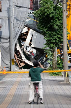 建物倒壊で死亡は41歳男性 解体工事中、福岡・久留米 | 高知新聞