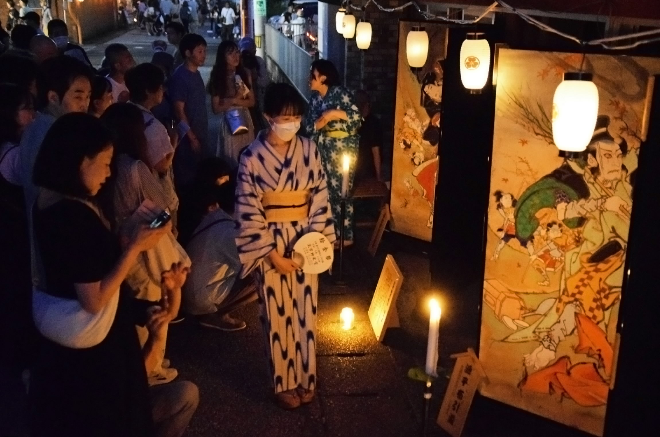 おお、怖い…高知県香南市の「闇夜を妖しく染める」夏の風物詩 | 高知新聞