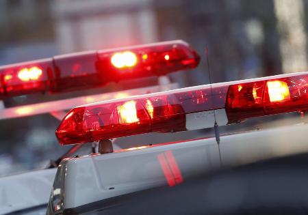 パトカーがオートバイに衝突 兵庫、高校生ら2人骨折 | 高知新聞
