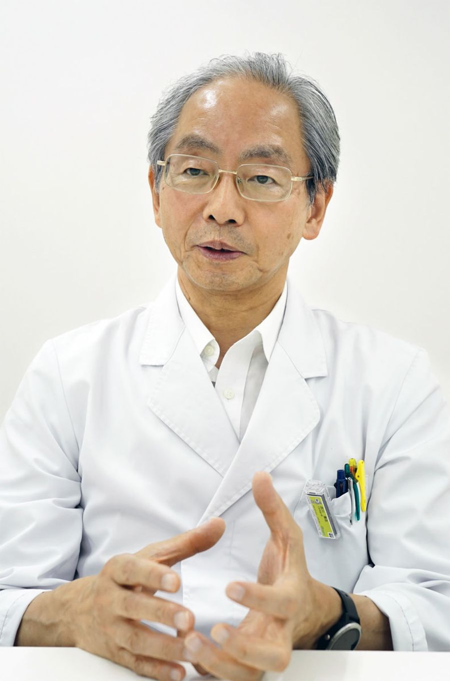 「乳児はワクチンの定期接種を検討してほしい」と呼びかける吉川医師(南国市内)