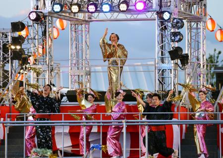 マツケンサンバ、万博で披露 文化発信イベント盛り上げ | 高知新聞