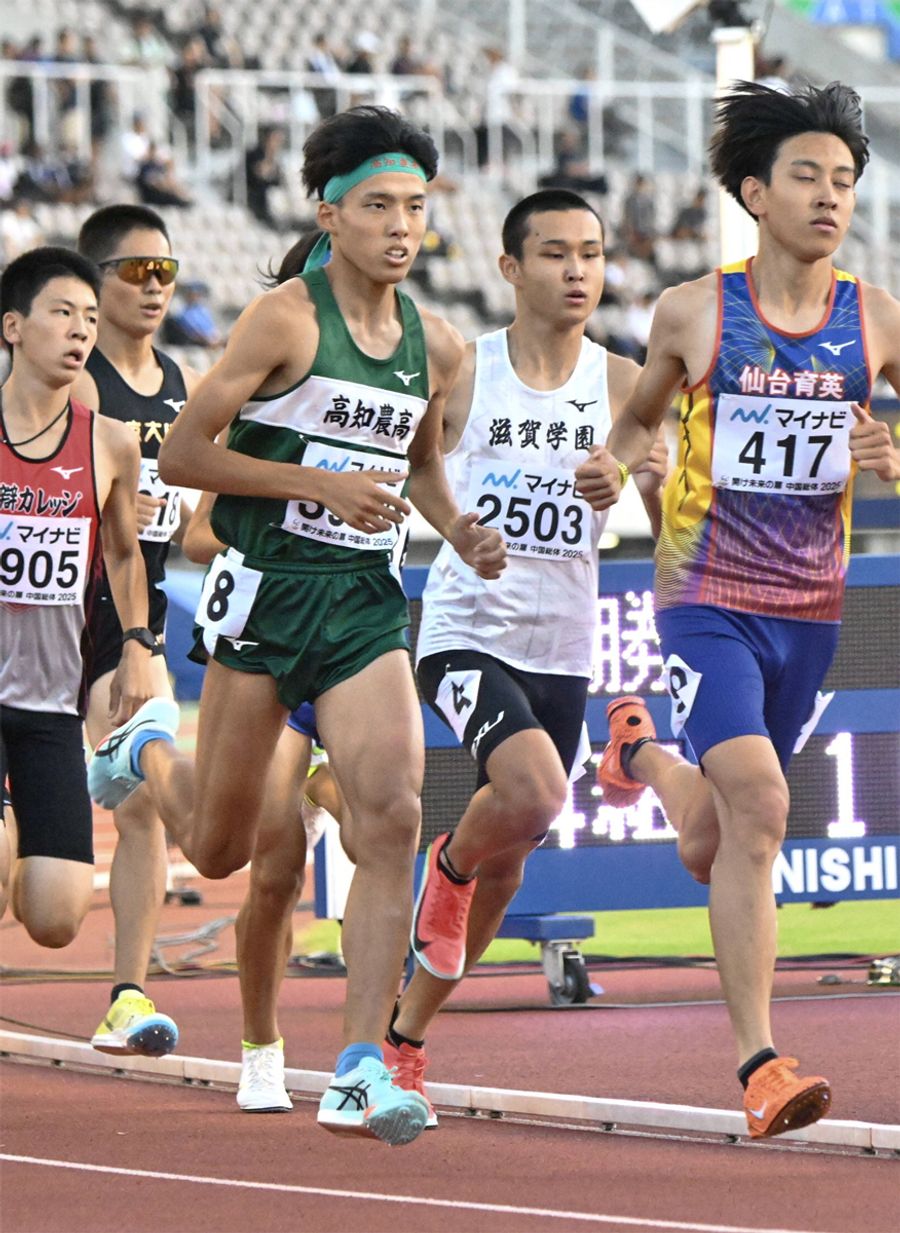 【男子１５００メートルタイム決勝４組】３分４２秒０５の県新、県高校新記録の快走で全体３位に入った高知農・山本聖也（広島県ホットスタッフフィールド広島）