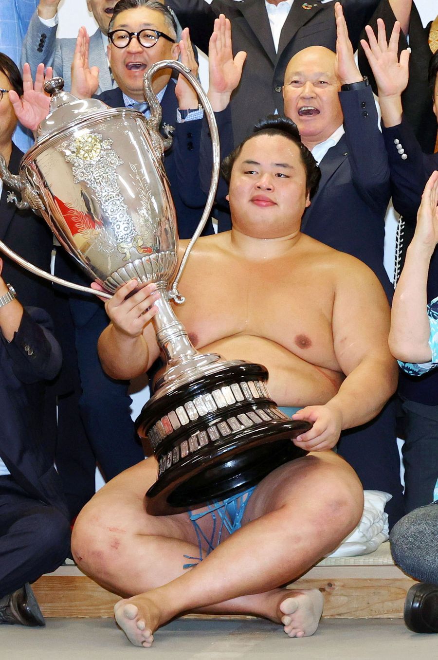 琴 勝 峰