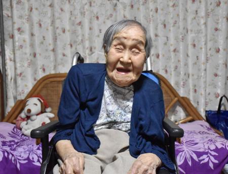 最高齢女性、80歳超も医師 「人の喜びで長生きできた」 | 高知新聞