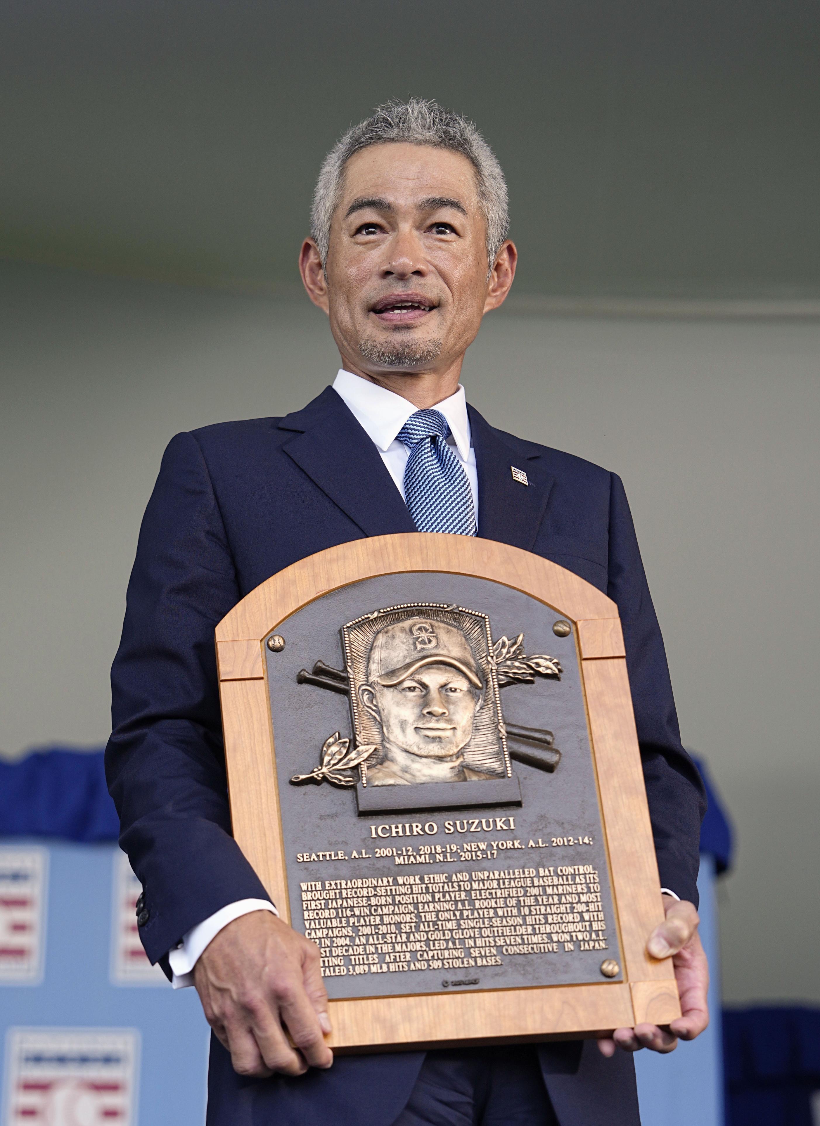 イチロー殿堂記念 現地8月10日配布クーパーズタウンの表彰楯のレプリカ 非売品 8月10日球場配布 限定 イチロー野球殿堂盾 レプリカ プレーク