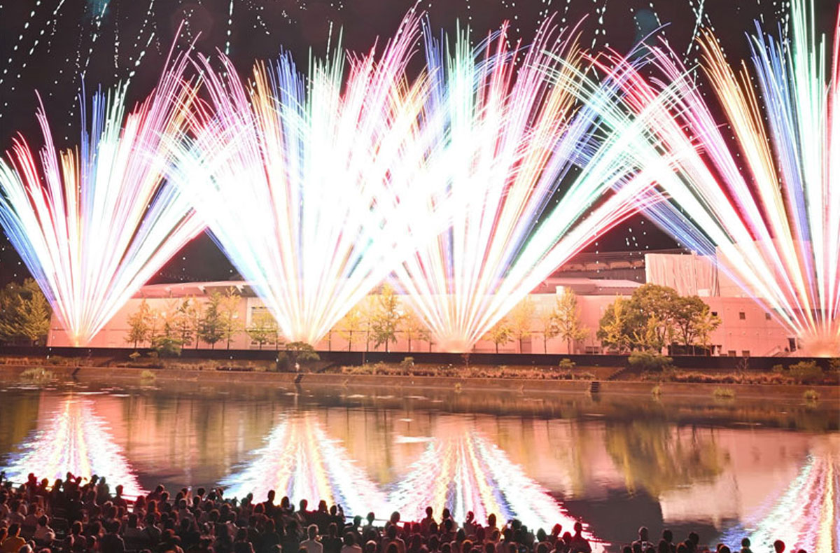 どどん、どっかーん、きらきらきら…… 大輪4000発 高知市で納涼花火