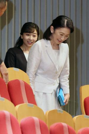 禎子さんミュージカル鑑賞 紀子さまと佳子さま | 高知新聞