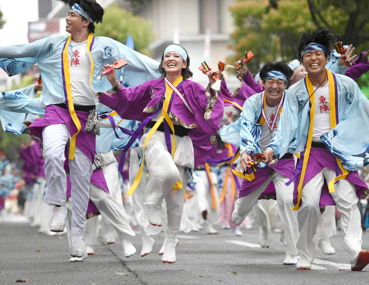 WEB限定】笑顔は晴れ晴れ！踊り子の熱気 よさこい祭り写真特集1日
