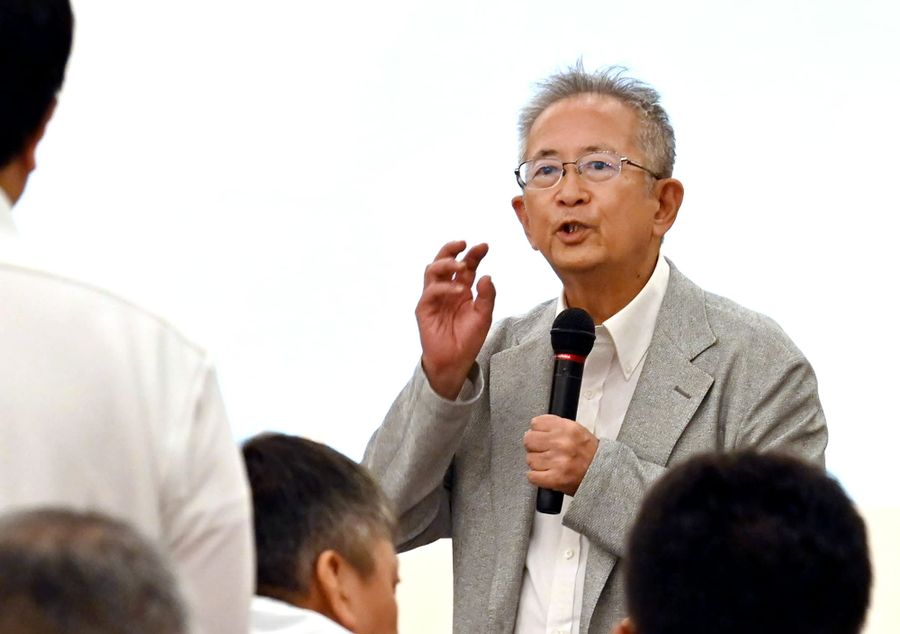 行政や住民らに事前防災の徹底や「防災庁」の設置を訴えた福和伸夫名誉教授（高知市高須砂地の「セリーズ」）