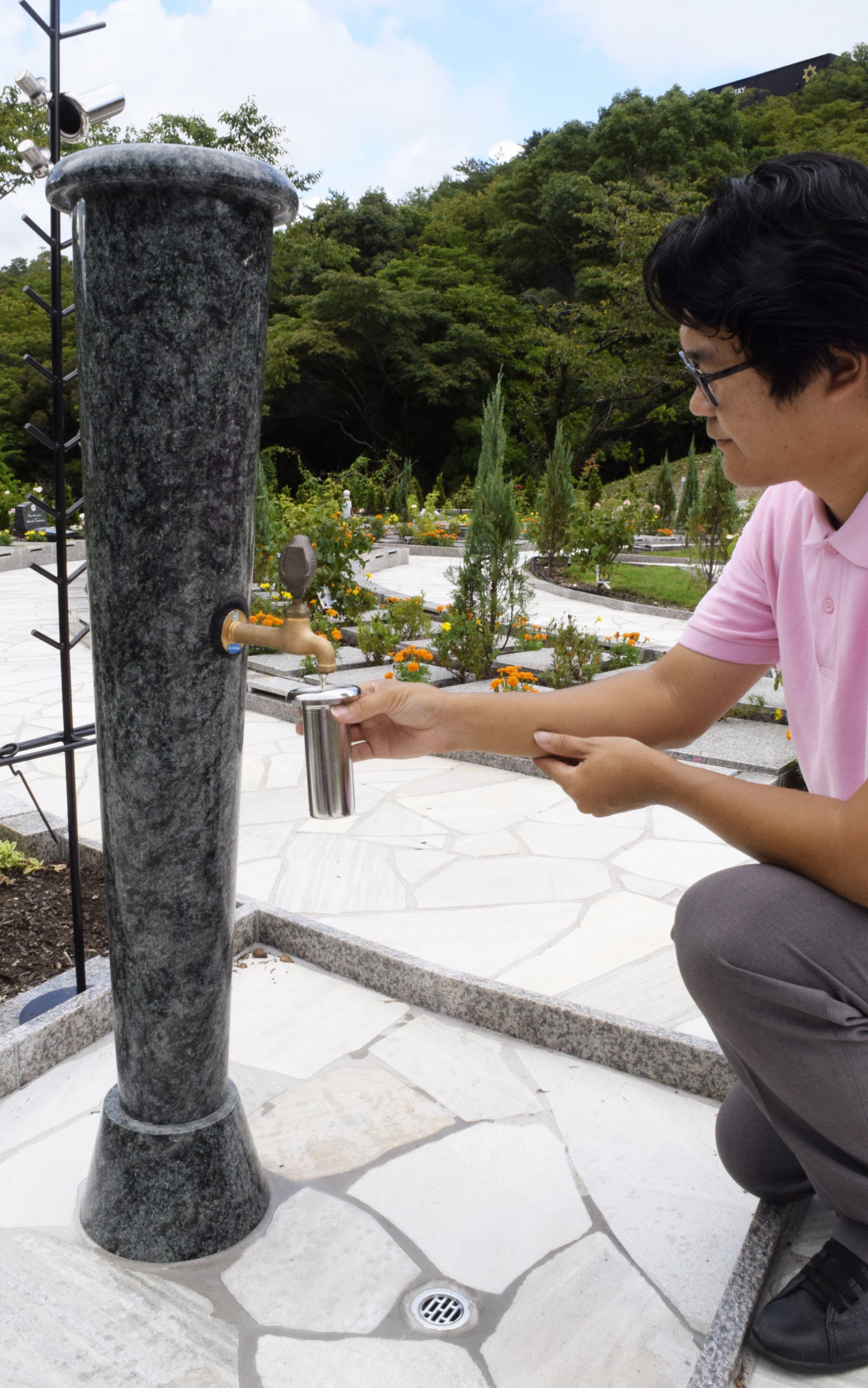 噴水、バラの花ヨーロッパの庭園ではありません 高知県内初の施設が