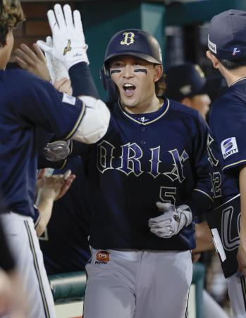 楽6―8オ（23日） 川瀬がプロ初勝利 | 高知新聞