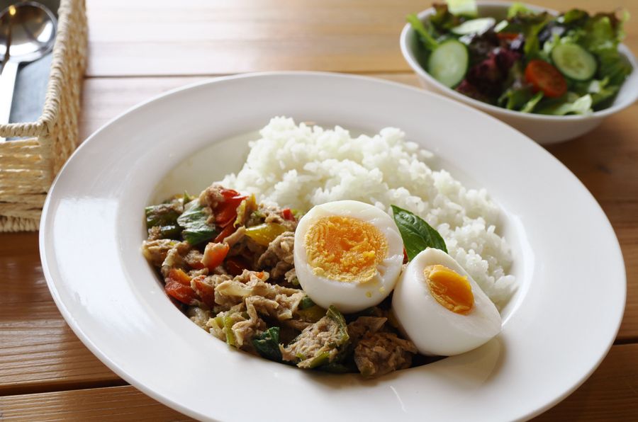 アジアンテイストのカツオが元気をくれる「かつお　ｄｅ　ガパオ」