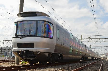 カシオペア」大宮の施設で展示 JR東日本、引退の寝台特急 | 高知新聞