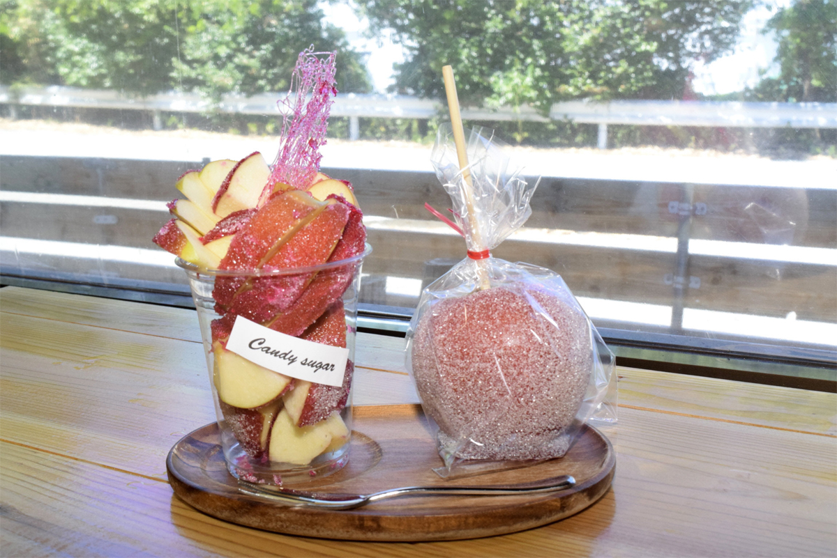 自販機で手軽、パリッじゅわっ【りんご飴】tuctuc（香南市香我美