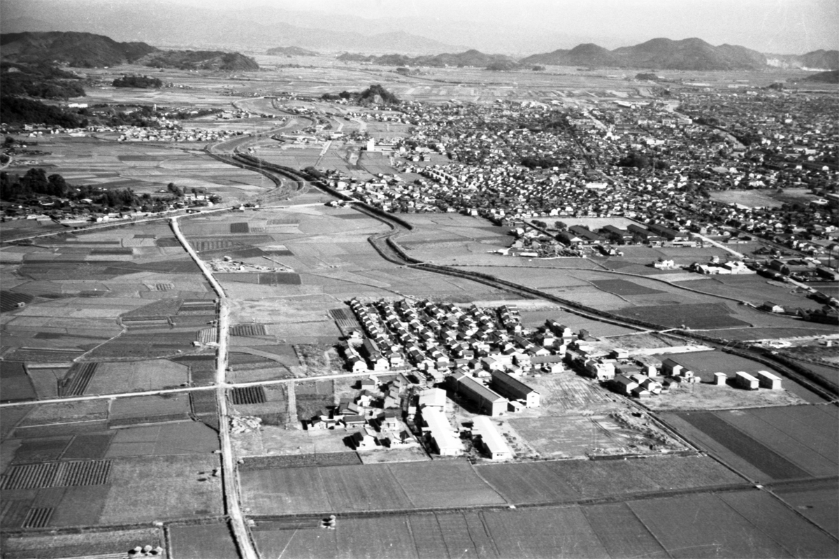 日本地理景観2(写真)ー中部・近畿編 (1937年) File:日本海中部地震(7).jpg - Wikimedia Commons