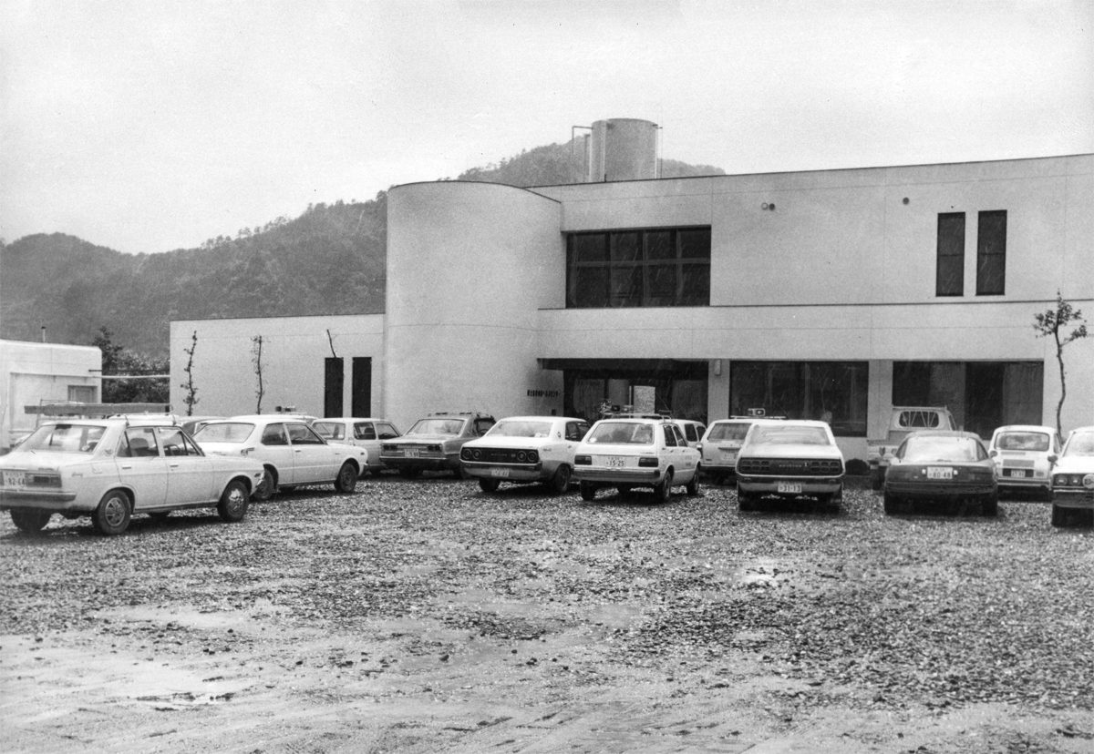 膳所 1985（昭和６０年） 水玉 急須 茶の間 ／副千製陶所（ソエセンセイトウショ）｜愛着を持っ