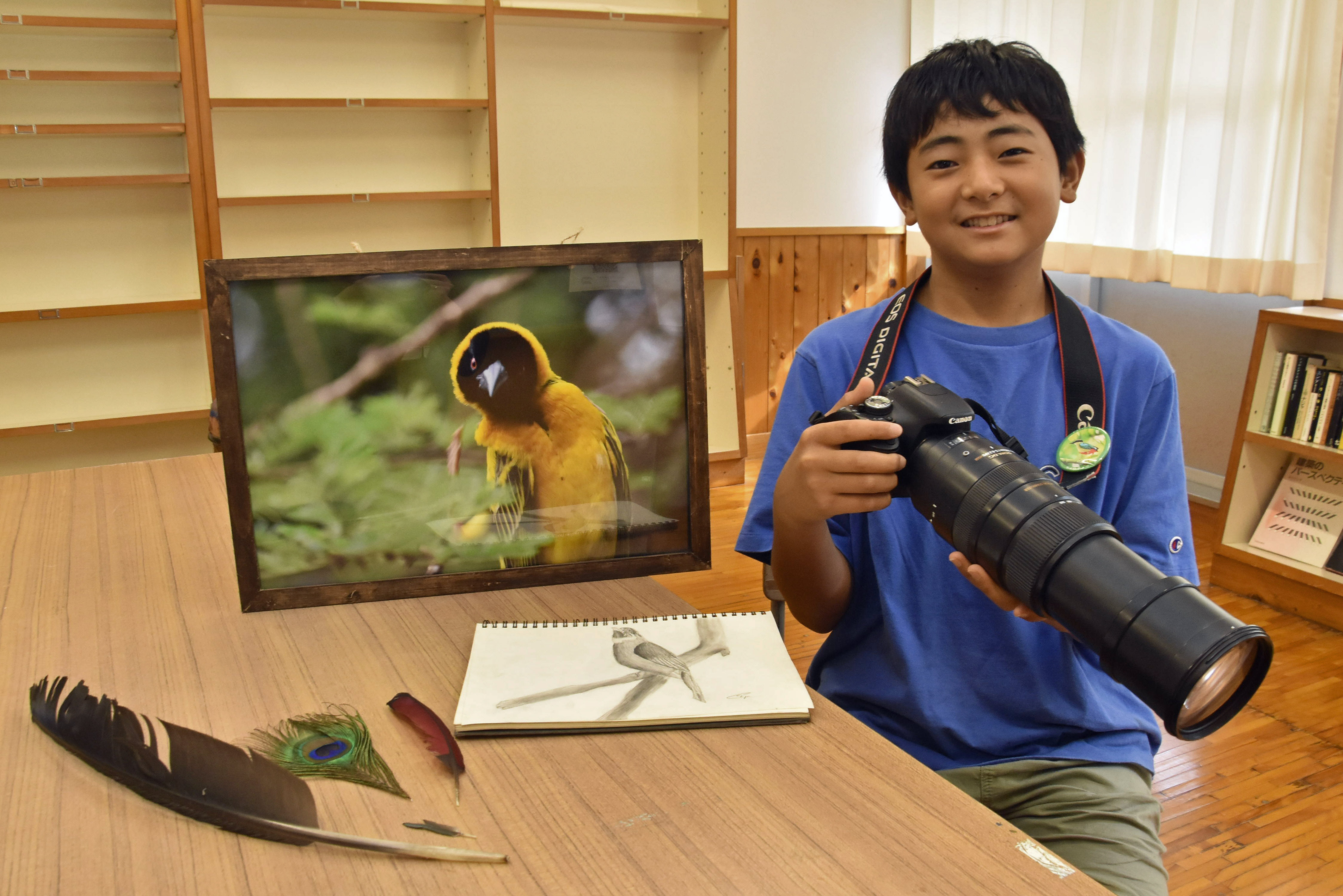 ルワンダ育ち、四万十移住の11歳が大きなカメラで……ルワンダの鳥を