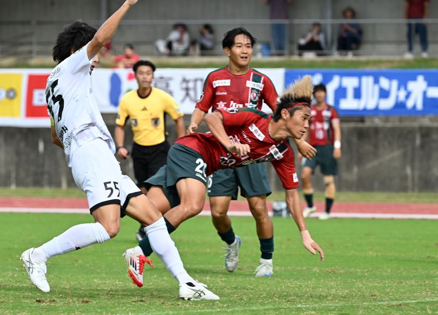 先発起用された杉山。こぼれ球を頭で合わせたが阻まれた。右のワイドで懸命にボールを追ったが、少し不完全燃焼だったか。縦への推進力はチーム内でも有数。また目の覚める突破を見たい