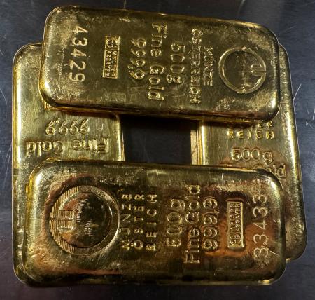 金価格、初の1グラム2万3千円 急ピッチで最高値更新 | 高知新聞